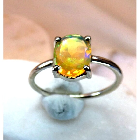 Stunning Natural Ethiopian Opal 2.5 Ct Sterling Silver Ring Sz 7.5 - Picture 1 of 7